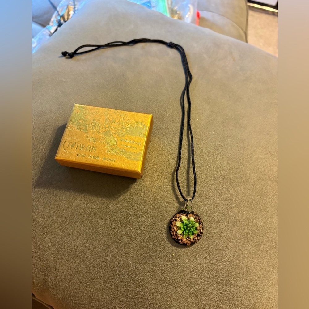 Art Glass Pendant Cord Necklace Made In Thailand NEW Green Gold Flower